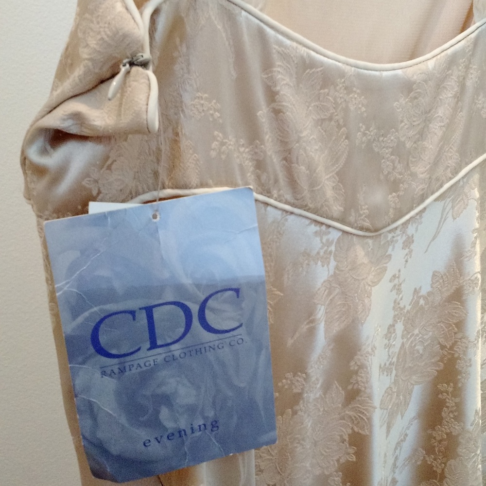 CDC Rampage satin brocade evening gown. - Picture 6 of 8